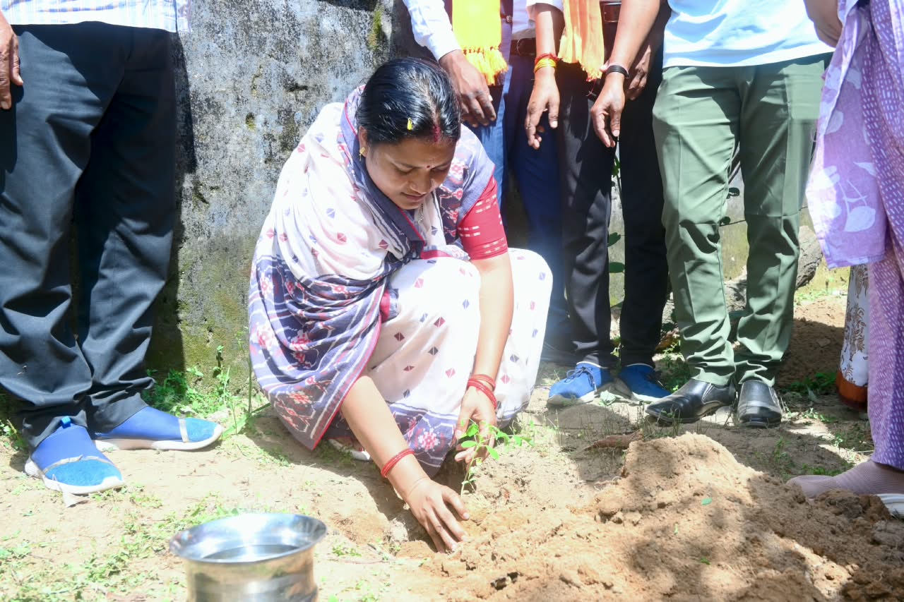 ’सेवा संकल्प अभियान में जनसंवाद के जरिए जनभागीदारी को बढ़ावा दे रहीं मंत्री श्रीमती लक्ष्मी राजवाड़े’