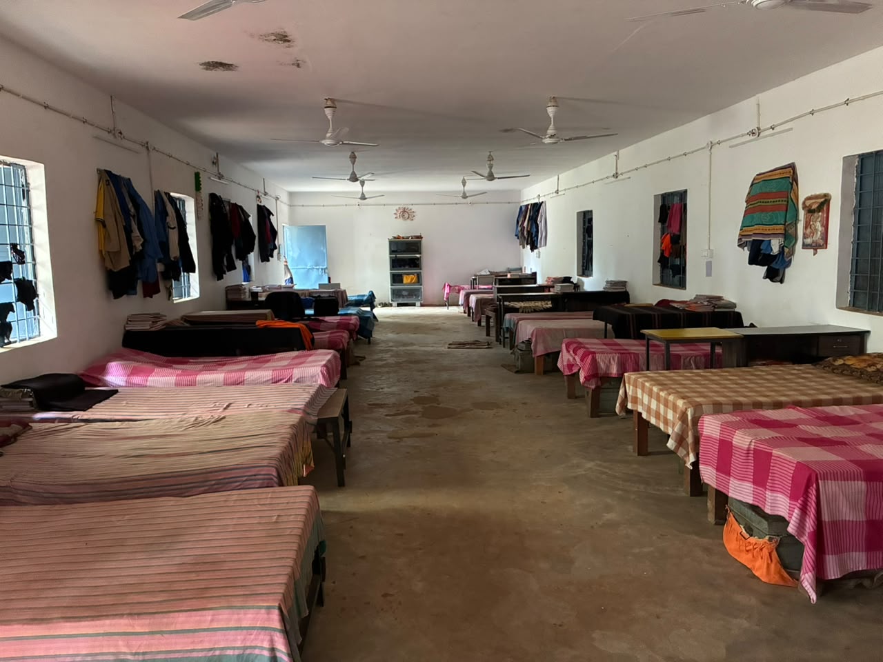 अबूझमाड़ में बदलाव की नई इबारत: जहां 15 साल रहा सुरक्षा कैंप, अब वहीं संवर रहा आदिवासी बच्चों का भविष्य