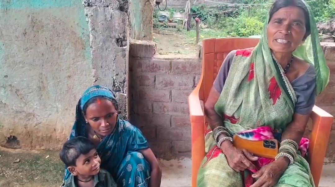 सेवा संकल्प में बैगा अंचल तक पहुंची स्वास्थ्य सेवा, कुष्ठ के लक्षणों की पहचान के बाद बेदकुमारी को मिला निःशुल्क उपचार