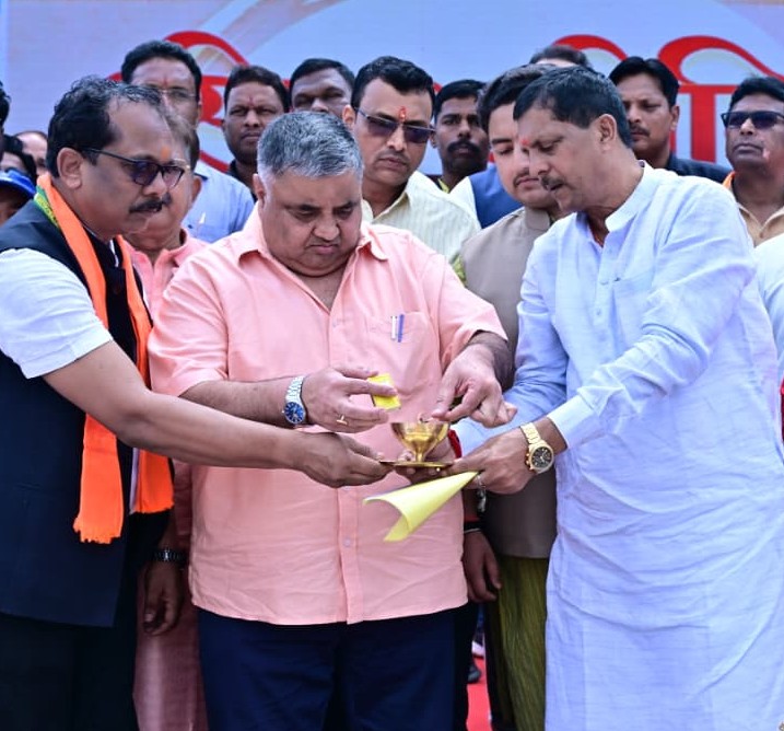 विकसित भारत के संकल्प से जगमगाया जशपुर, पर्यटन मंत्री श्री राजेश अग्रवाल के नेतृत्व में निकली ‘सेवा ज्योति यात्रा’