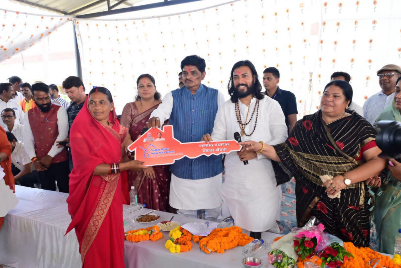 सेवा संकल्प अभियान : बंगोली में जनचौपाल लगाकर मंत्री गुरु खुशवंत साहेब ने सुनीं ग्रामीणों की समस्याएं