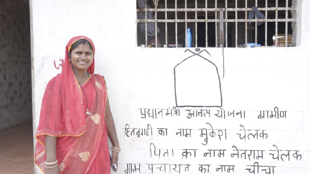 सेवा संकल्प अभियान 2026 : सेवा की कहानी : कभी बैनर की दीवारों के बीच गुजरती थी जिंदगी, आज पक्के आशियाने में संवर रहे आशा के सपने