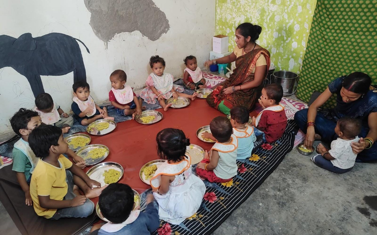 ​’लइका घर’ से संवर रहा ग्रामीण बचपन: कुपोषण पर प्रहार और शिक्षा की मजबूत नींव