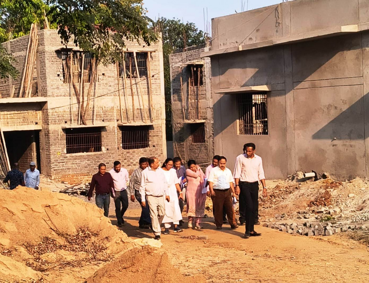 लोक निर्माण विभाग के सचिव ने निर्माणाधीन संयुक्त जिला कार्यालय भवन और पीडब्लूडी आवासीय परिसर का किया निरीक्षण
