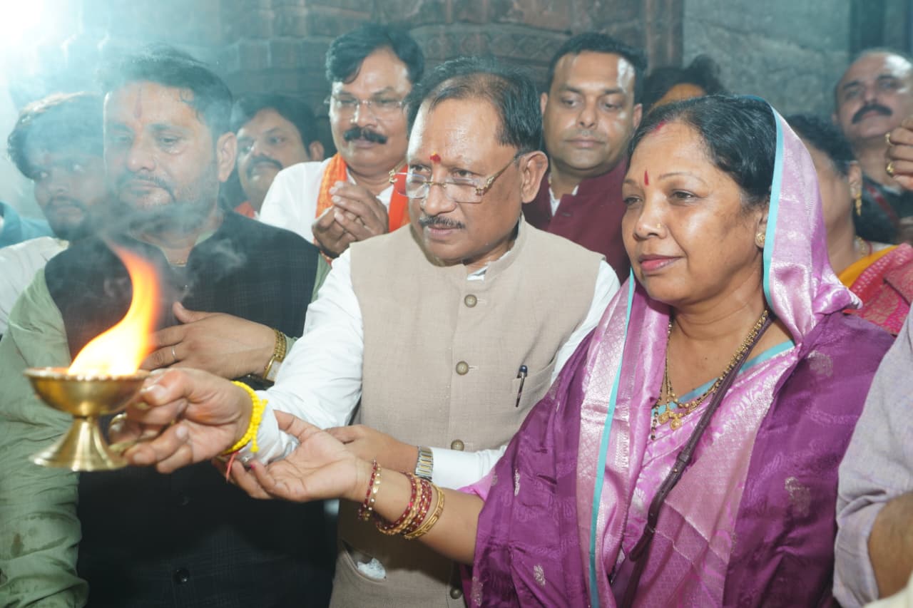 मुख्यमंत्री श्री विष्णु देव साय ने शिवरीनारायण में भगवान नर-नारायण के किए दर्शन, प्रदेशवासियों की सुख-समृद्धि और खुशहाली की कामना
